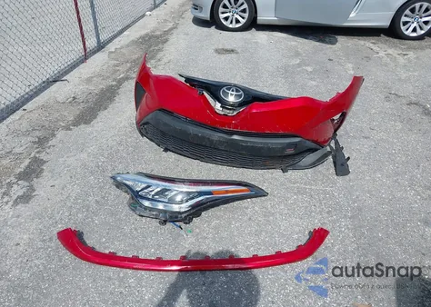 2020 Toyota C-Hr Le z USA, uszkodzony, nr VIN JTNKHMBX8L1090690